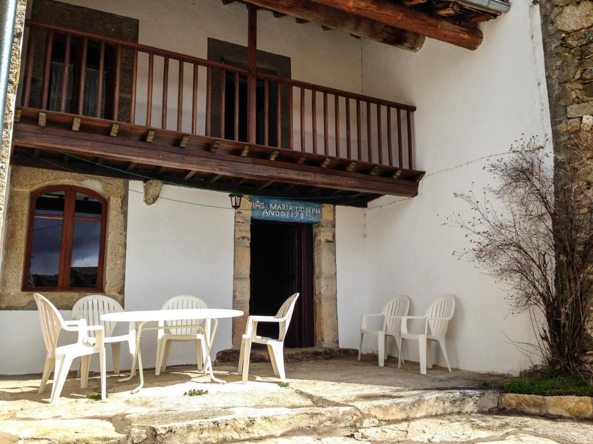 La Casa Del Abuelo Casa de hóspedes Hoyos del Espino Exterior foto