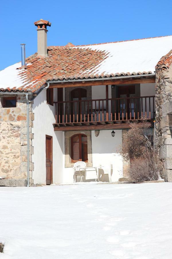 La Casa Del Abuelo Casa de hóspedes Hoyos del Espino Exterior foto